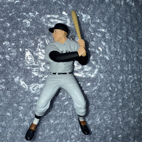 Mickey Mantle MLB Baseball Hallmark Keepsake Ornament New York Yankees 2001 - Picture 1 of 2